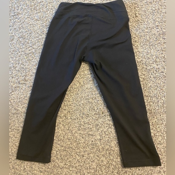 The North Face FlashDry capri leggings | Size Small - Picture 3 of 7